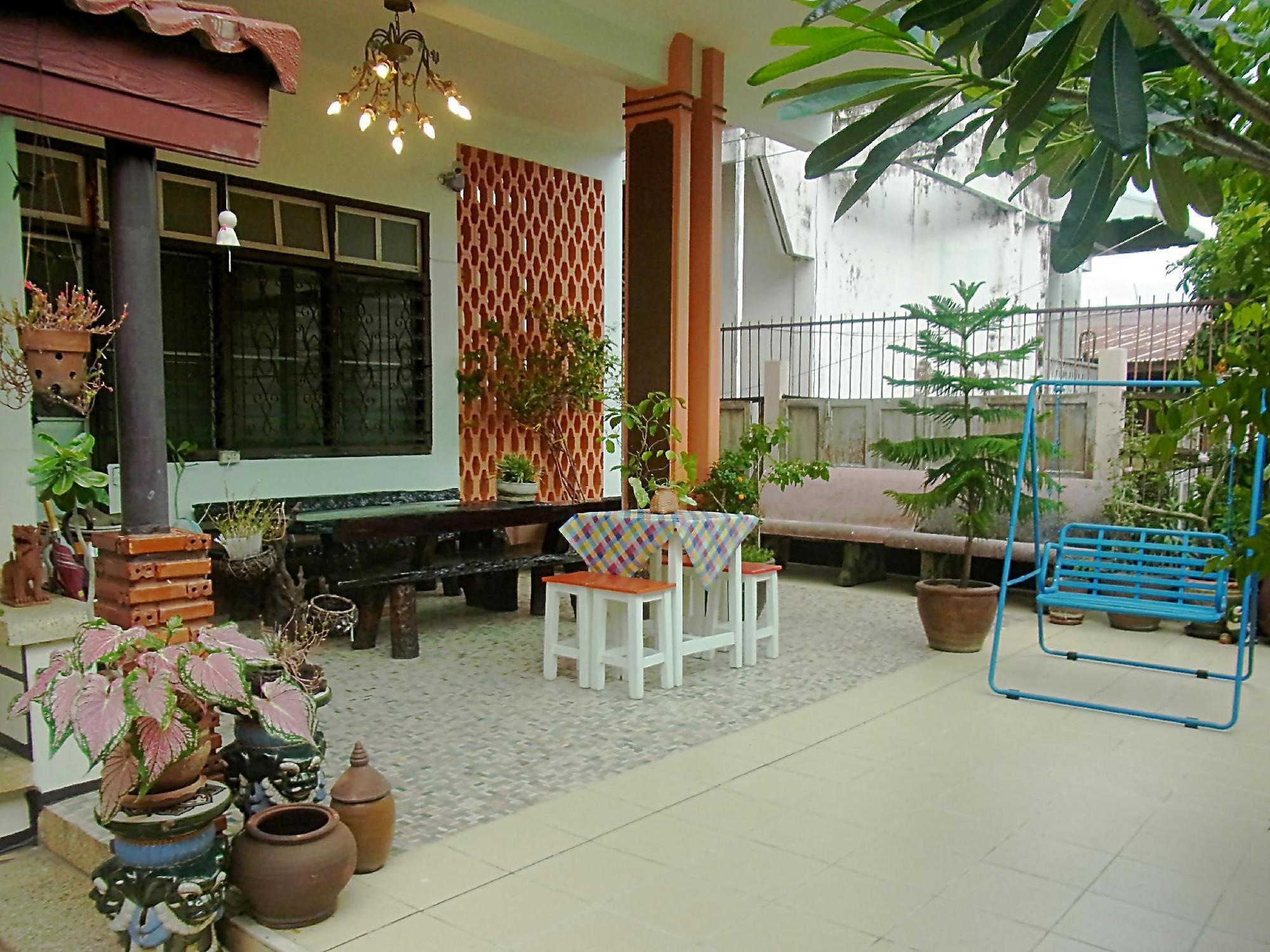 أوبونراتْشاتاني 28 Rachabutr Hostel المظهر الخارجي الصورة